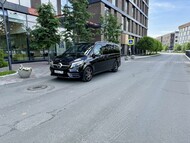    Mercedes V-class (2020)  8  